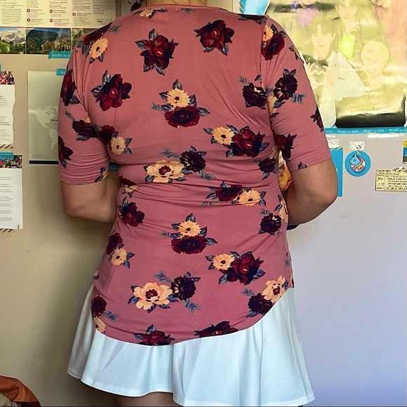 Rose Pattern Top - Picture 2 of 4